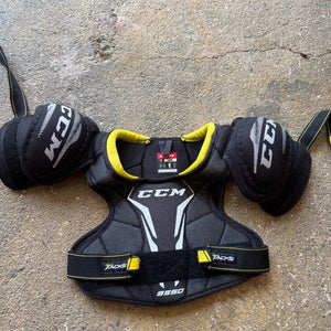 Large Youth CCM Shoulder Pads (Used)