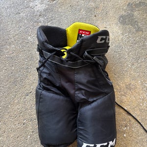Youth Medium CCM Hockey Pants (Used)