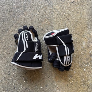 CCM Tacks 4R2 Gloves 9" (Used)