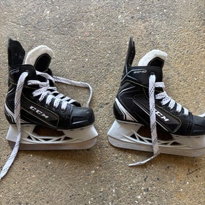 CCM Tacks 9040 Hockey Skates 10 (Used)
