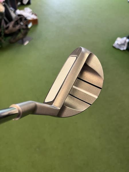 ODYSSEY X-ACT CHIPPER 37° NEW Odyssey Golf X-Act 37° Chipper / Wedge 35.5