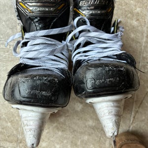 Used Intermediate Bauer Supreme M5 Pro Hockey Skates Regular Width 6