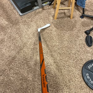 Senior Bauer Vapor Hyperlite 2 Right Handed Hockey Stick (Used)