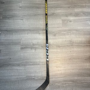 Chicago Blackhawks Jones Senior CCM AS-VI PRO Right Handed Hockey Stick P29 Pro Stock (New)