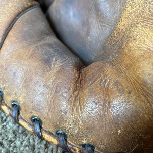 1940s Wilson Professional Model "Ball Hawk 1622 Baseball Glove 3 Finger Mitt