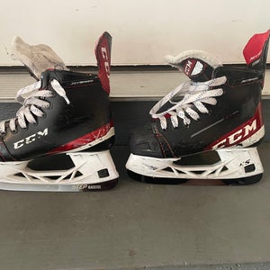 CCM JetSpeed FT475 Hockey Skates Regular Width Size 2 (Used)