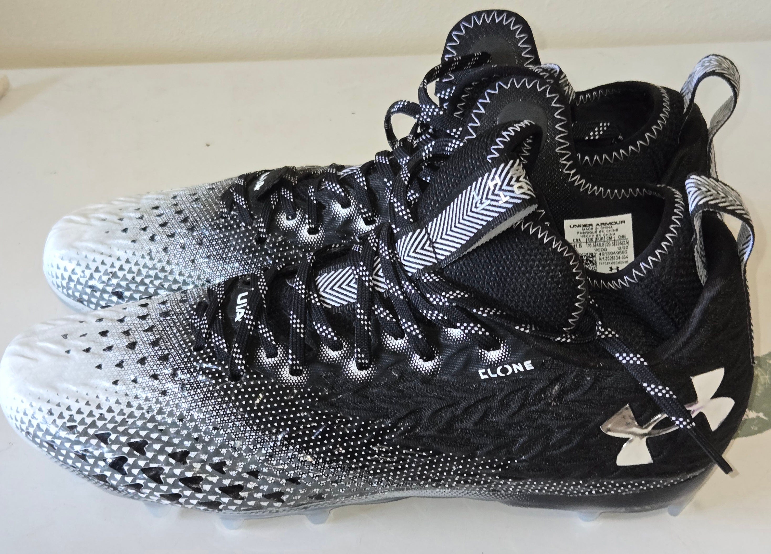Unisex Size M 11.5 (W 12.5) Under Armour Low Top (New