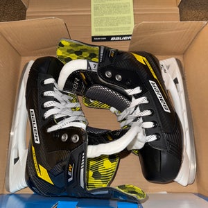 Bauer Supreme M3 Hockey Skates Regular Width Size 4 (New)