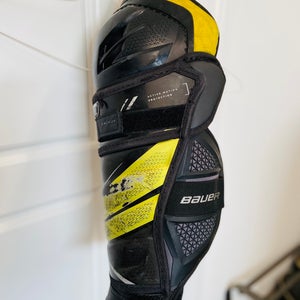 Intermediate Bauer Supreme ultrasonic 13" Shin Pads (Used)
