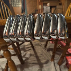 Men's TaylorMade Rocketbladez Tour Right Handed Iron Set Stiff Flex  Steel Shaft (Used)