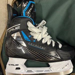 True Catalyst 5X4 Hockey Skates  6.5
