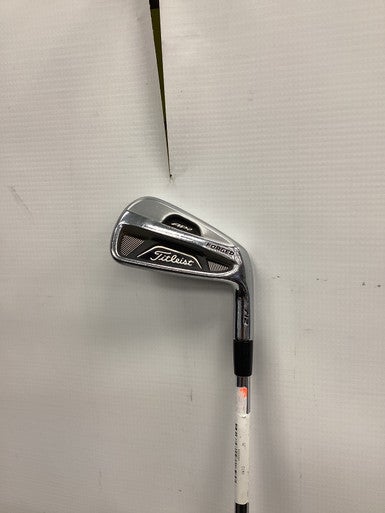 Titleist (Used) Right Handed Men's Regular Flex Steel Shaft 7 Iron