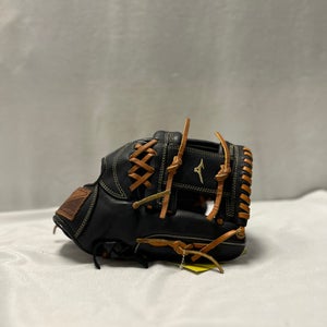 Mizuno (Used) Black Right Hand Throw 11.5" Baseball Glove