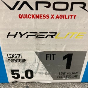 Bauer Vapor Hyperlite Hockey Skates  Size 5 (Used)