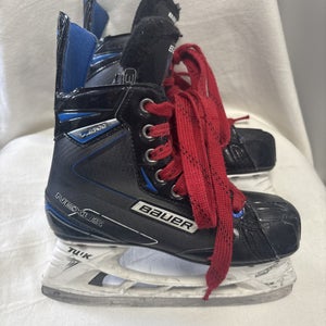 Junior Size 3D Bauer Nexus 2700 Ice Hockey Skates.