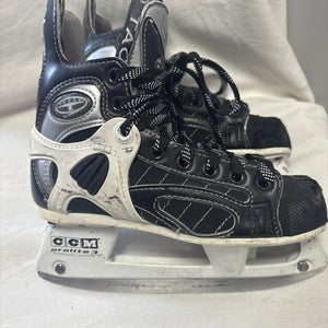 Junior Size 1.5 CCM 652 Super Tacks Ice Hockey Skates.