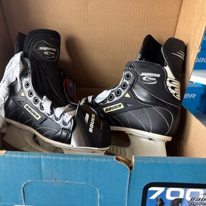 Bauer Supreme 7000 Hockey Skates Regular Width  Size 4.5 (New)
