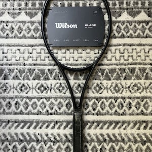 NEW Wilson Blade 98 v8 Noir (All-Black Edition) - 16x19 - 4 1/2