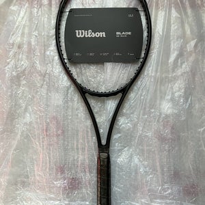 NEW Wilson Blade 98 v8 Noir (All-Black Edition) - 16x19 - 4 1/4