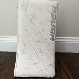 Bauer hyperlite blocker (used Good Condition) Senior With Intermediate Palm