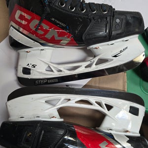 2024 CCM JetSpeed FT6 Pro Hockey Skates Regular Width Size 4.5 (Used)