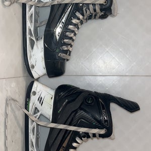 CCM RibCor 50K Pump skates size 9