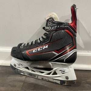 CCM JetSpeed FT390 Hockey Skates Regular Width  Size 5.5 (Used)