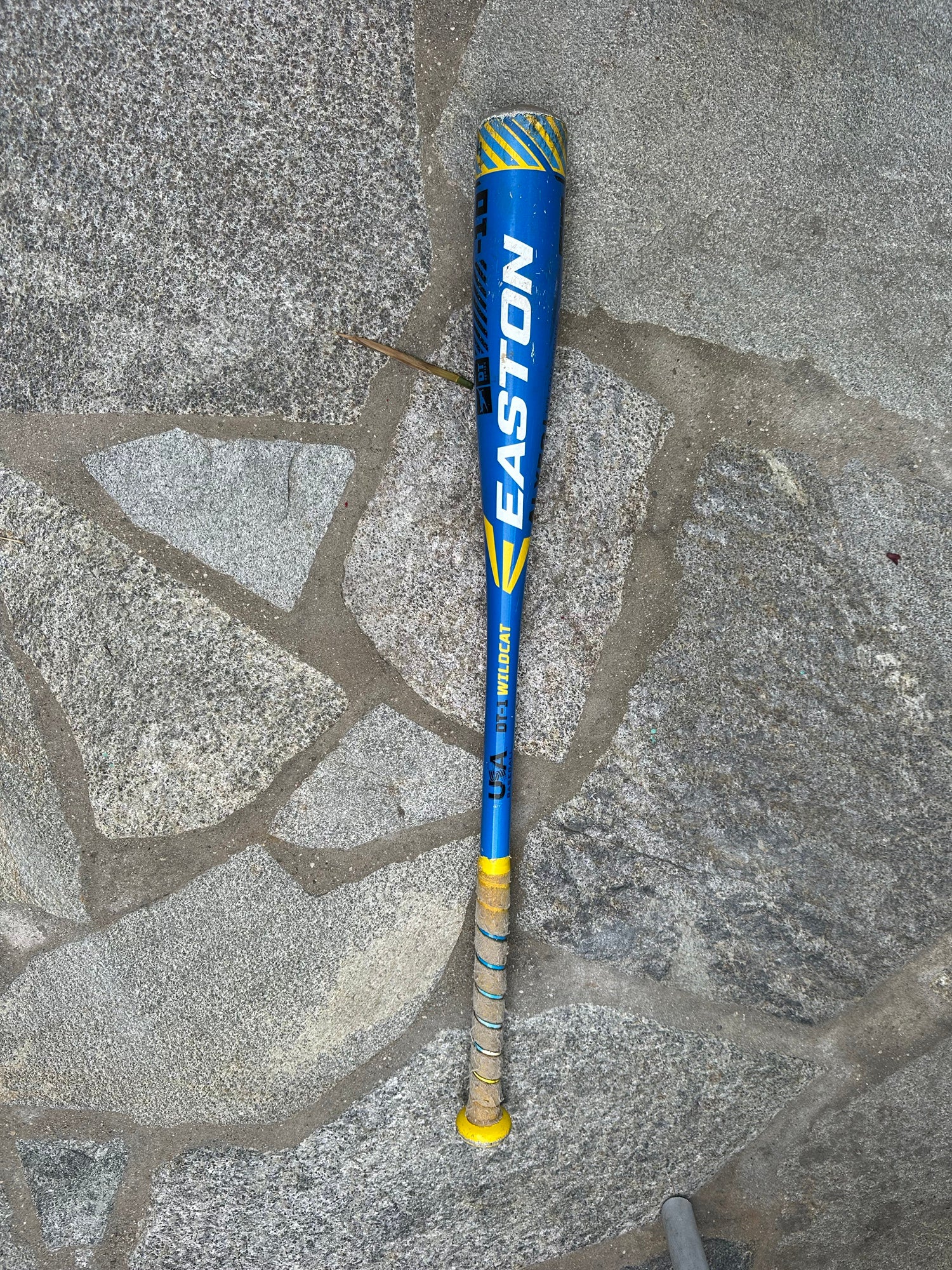 Batte Baseball Easton USA Jeunesse 27 Pouces 17 Oz – YSB18S150, Bleu/orange, Débutant