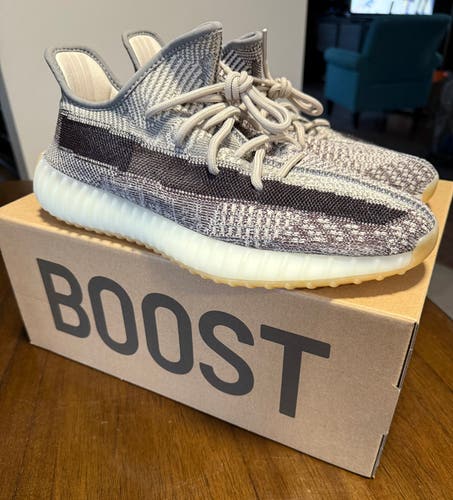 Men's Size M 10.0 (W 11.0) Adult Adidas Yeezy Boost 350 V2 (Used)