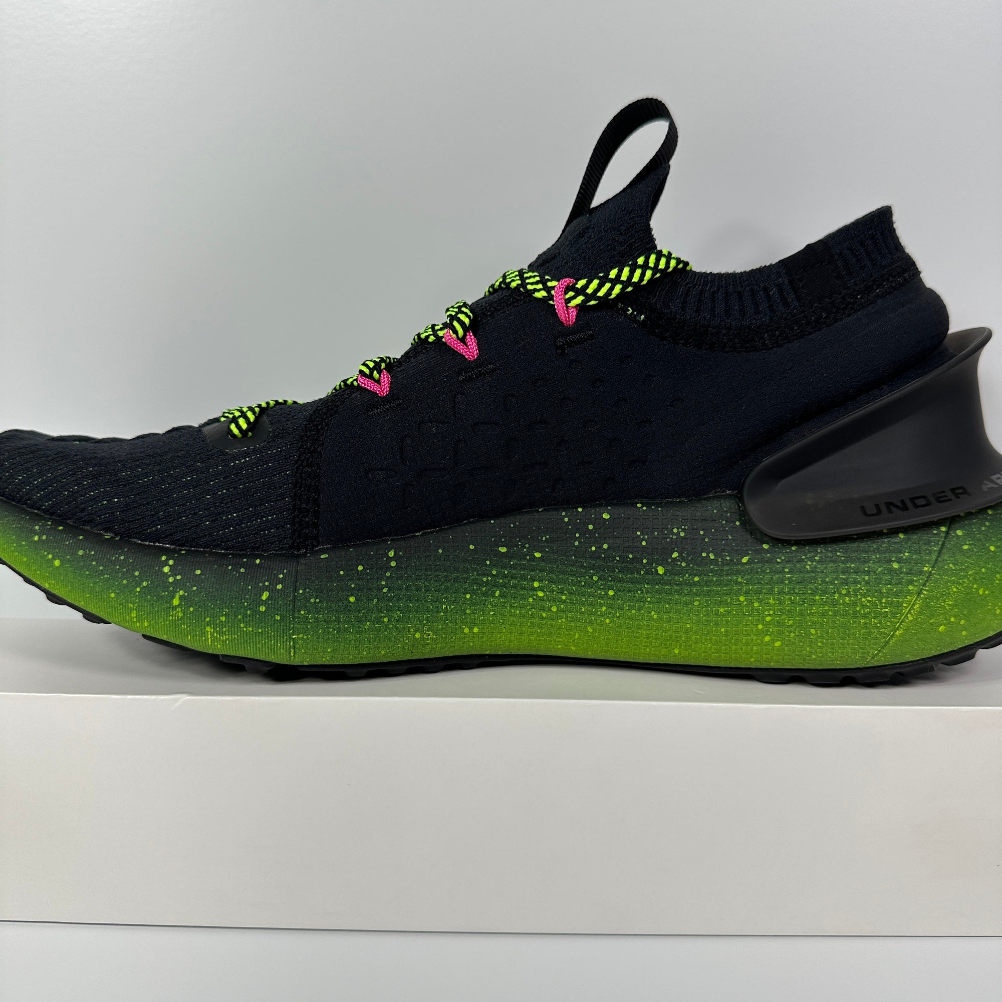 UNDER ARMOUR HOVR PHANTOM 3 AMP BLACK LIME SURGE MENS  display picture 1