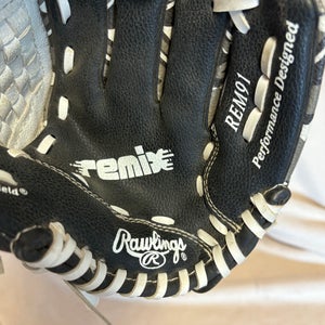 Right Hand Throw Rawlings Remix Baseball Glove 8" (Used)