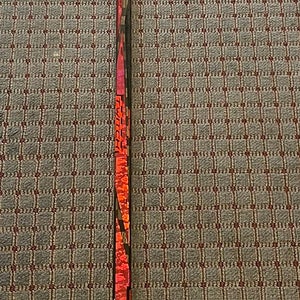 Senior Bauer Red Twitch Pro Stock Hockey Stick Right Hand RH 102 Flex P92 Red Twitch