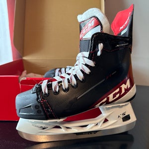 CCM JetSpeed FT485 Hockey Skates Regular Width   Size 3 (New)