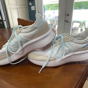 Women's  Size M 7.0 (W 8.0) Adidas Tennis Shoes (New)