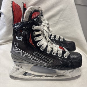 Junior Size 4 Bauer Vapor X3.7 Ice Hockey Skates.