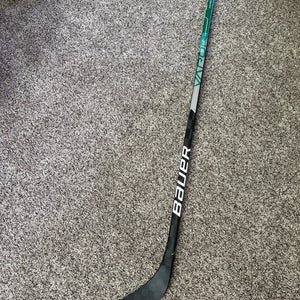 Intermediate Right Handed P88 Vapor Hyperlite Hockey Stick