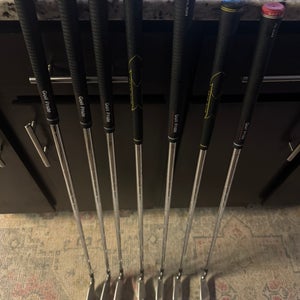 Men's Callaway Apex MB Right Handed Iron Set Stiff Flex 7 Pieces Steel Shaft (Used)