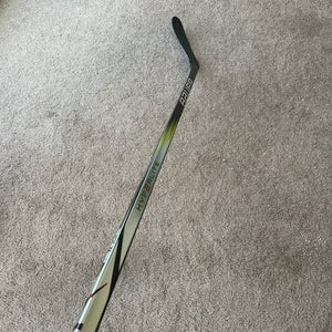 Senior Bauer Vapor Hyperlite 2 Left Hand Hockey Stick P28  (New)