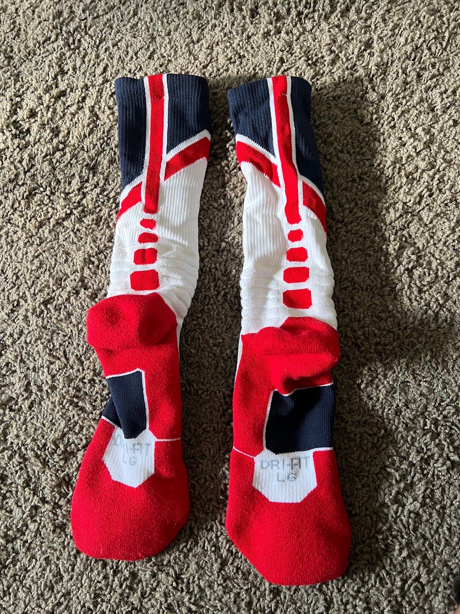 socks like nike elites