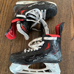 2022 Bauer Vapor 3X Pro Hockey Skates Regular Width Size 3 (Used)