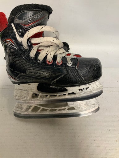 Bauer (Used) Intermediate Junior Size 1.5 Hockey Skates