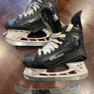 Bauer Supreme Mach Hockey Skates Size 5.5 (Used)