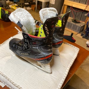 2024 Bauer Vapor X2.9 Hockey Skates Regular Width  Size 4.5 (Used)