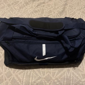 Nike Training Medium Duffel Bag Navy Great Condition