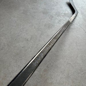 P28 87 Flex Senior Bauer Vapor Hyperlite 2 Left Hand Hockey Stick Pro Stock NHL (New)