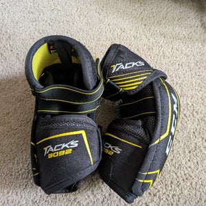 Junior Small CCM Tacks 3092 Elbow Pads (Used)