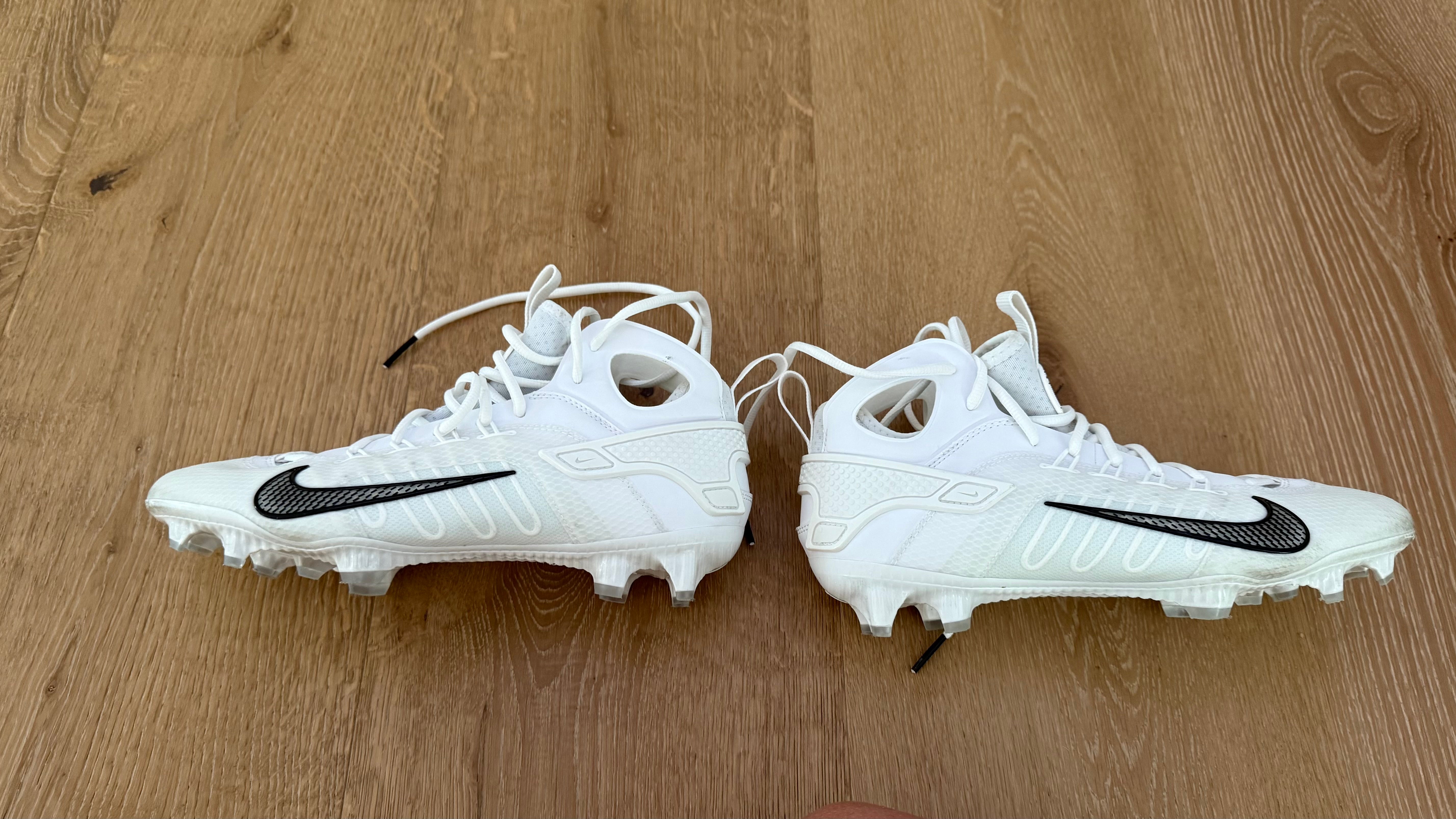 white huarache size 5