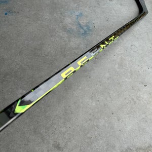 87 Flex P28 Senior Bauer AG5NT Left Hand Hockey Stick Pro Stock NHL (New)