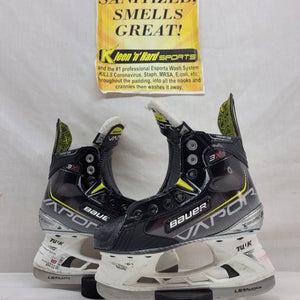 Bauer Vapor 3X Hockey Skates Regular Width Size 1.5 (Used)