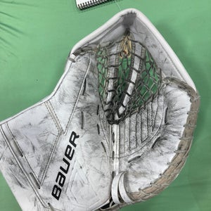 Bauer M5 Pro Goalie Glove |  Senior Regular